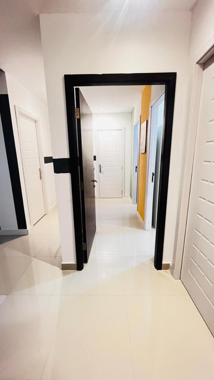 Executive Suite Room In Barsha 1 Near Moe Metro Dubai Dış mekan fotoğraf