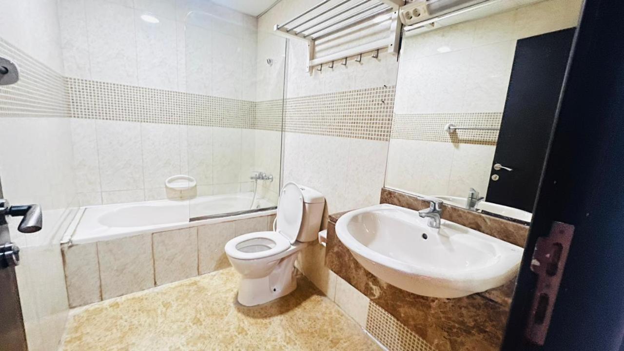 Executive Suite Room In Barsha 1 Near Moe Metro Dubai Dış mekan fotoğraf